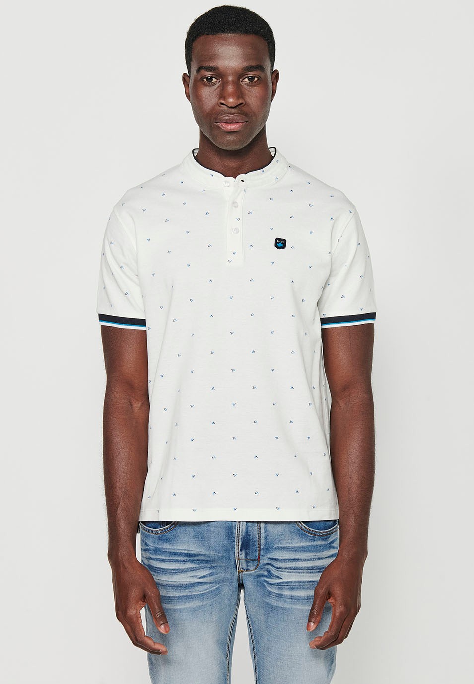 Short-sleeved Cotton Polo with Round Neck with buttoned opening and Finished with Side Cuts in White for Men