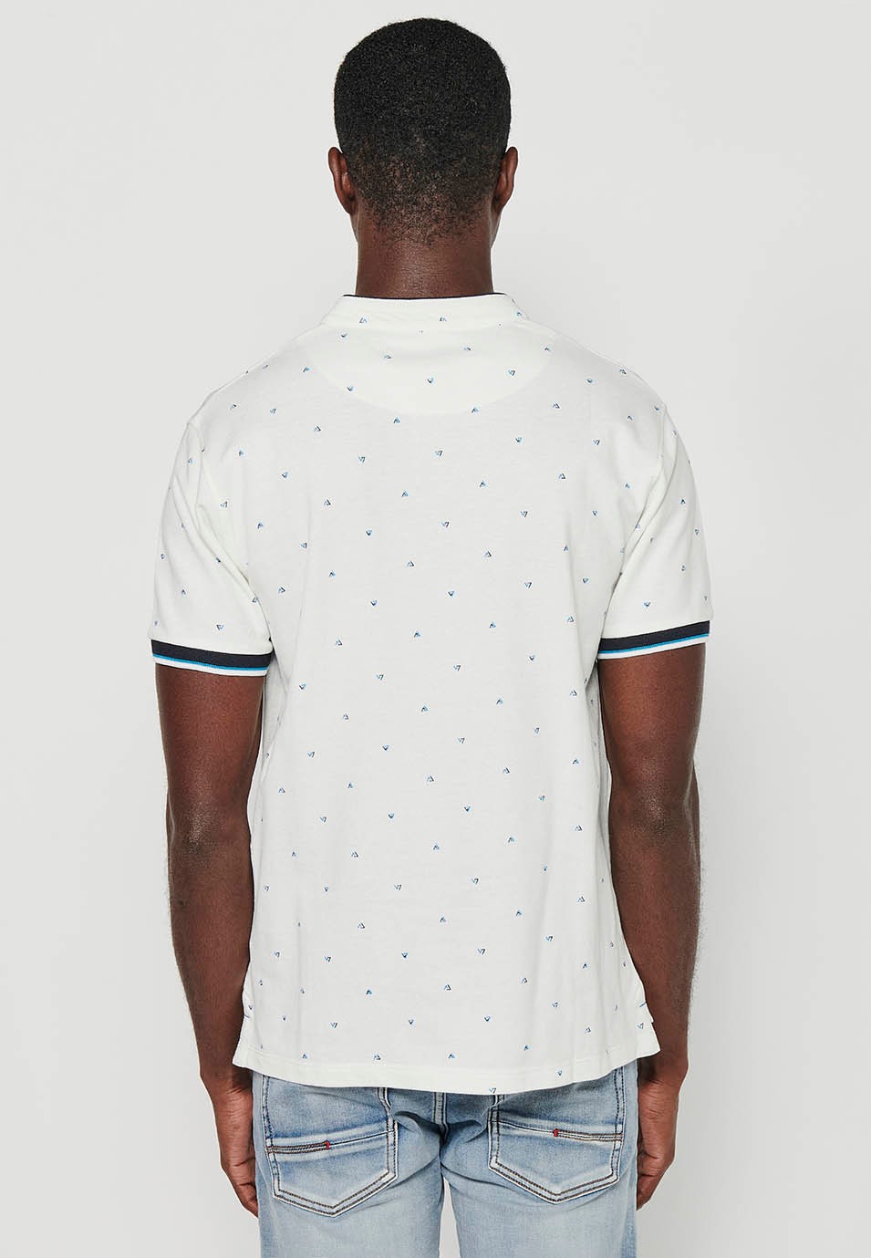 Short-sleeved Cotton Polo with Round Neck with buttoned opening and Finished with Side Cuts in White for Men