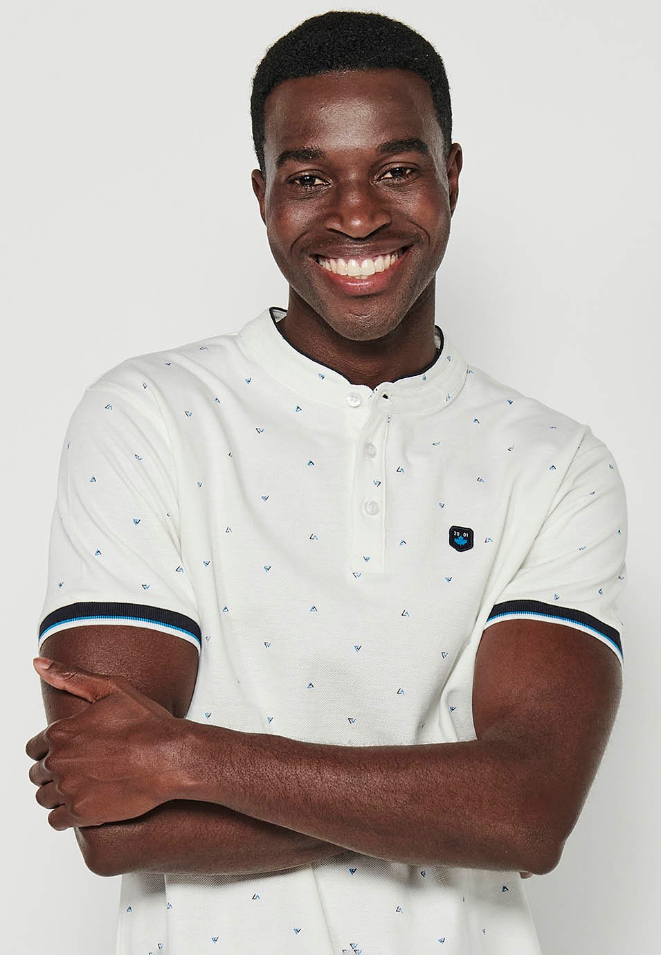 Short-sleeved Cotton Polo with Round Neck with buttoned opening and Finished with Side Cuts in White for Men