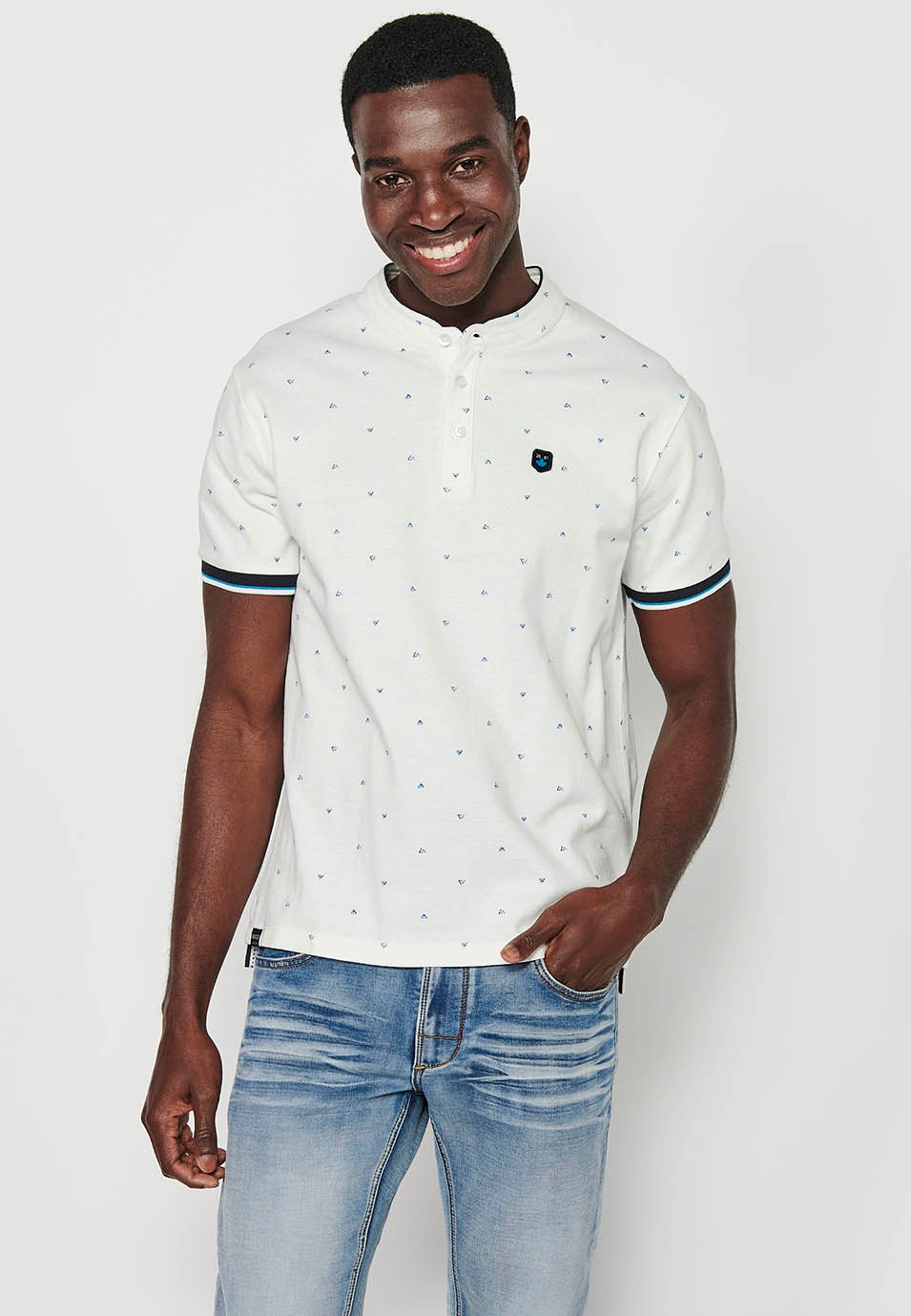 Short-sleeved Cotton Polo with Round Neck with buttoned opening and Finished with Side Cuts in White for Men