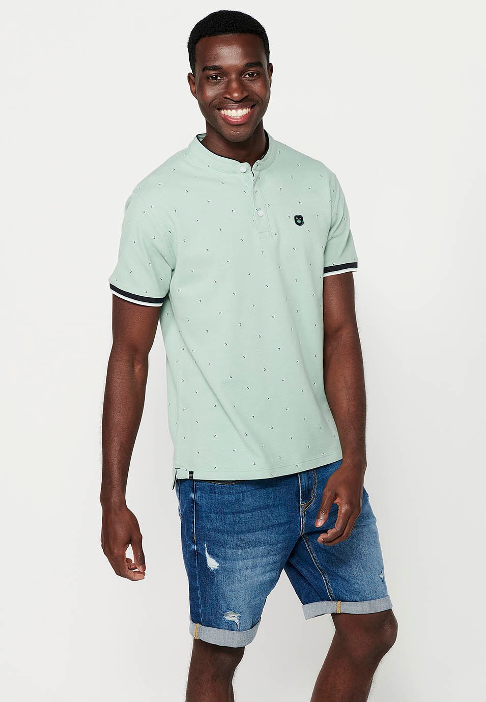 Short-sleeved Cotton Polo Shirt with Round Neck with Buttoned Opening and Finished with Khaki Side Cuts for Men 4
