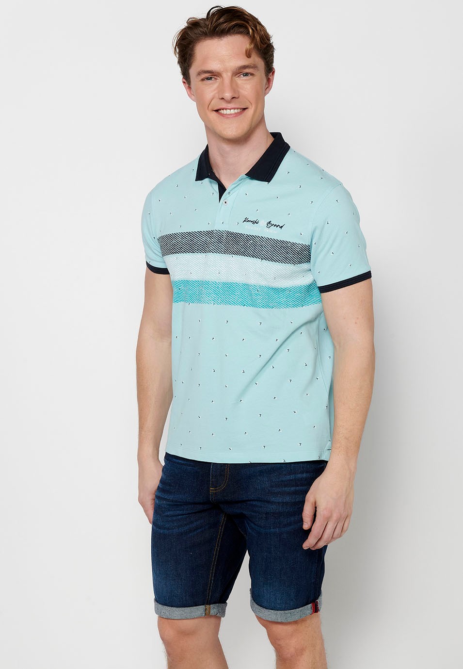 Short-sleeved Cotton Polo with Shirt Collar and Finish with Side Slits in Blue for Men