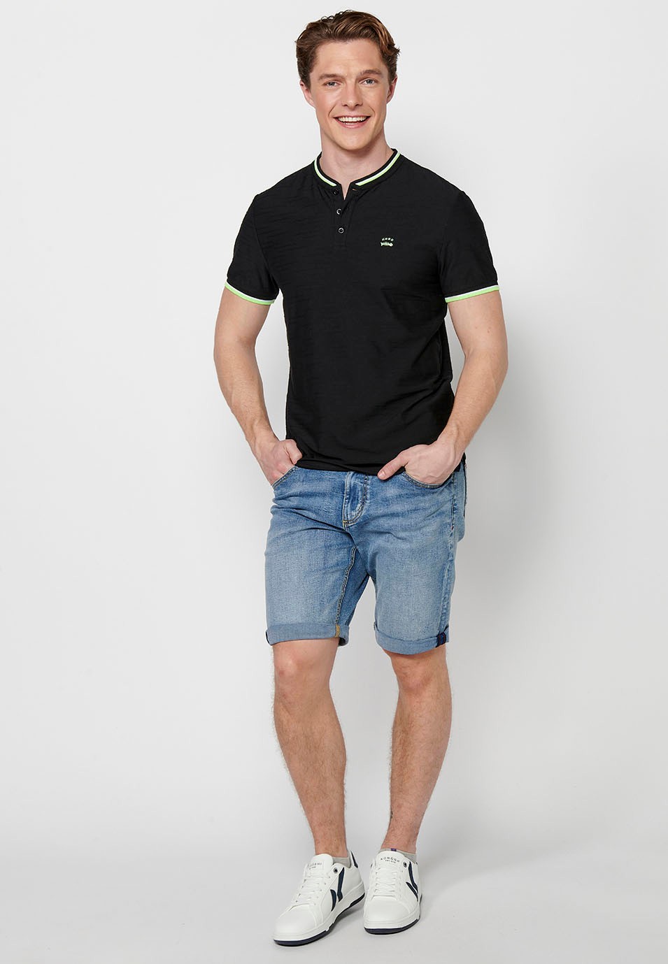 Short-sleeved Polo Shirt with Round Neck with buttoned opening and Finish with side slits in Black for Men 3