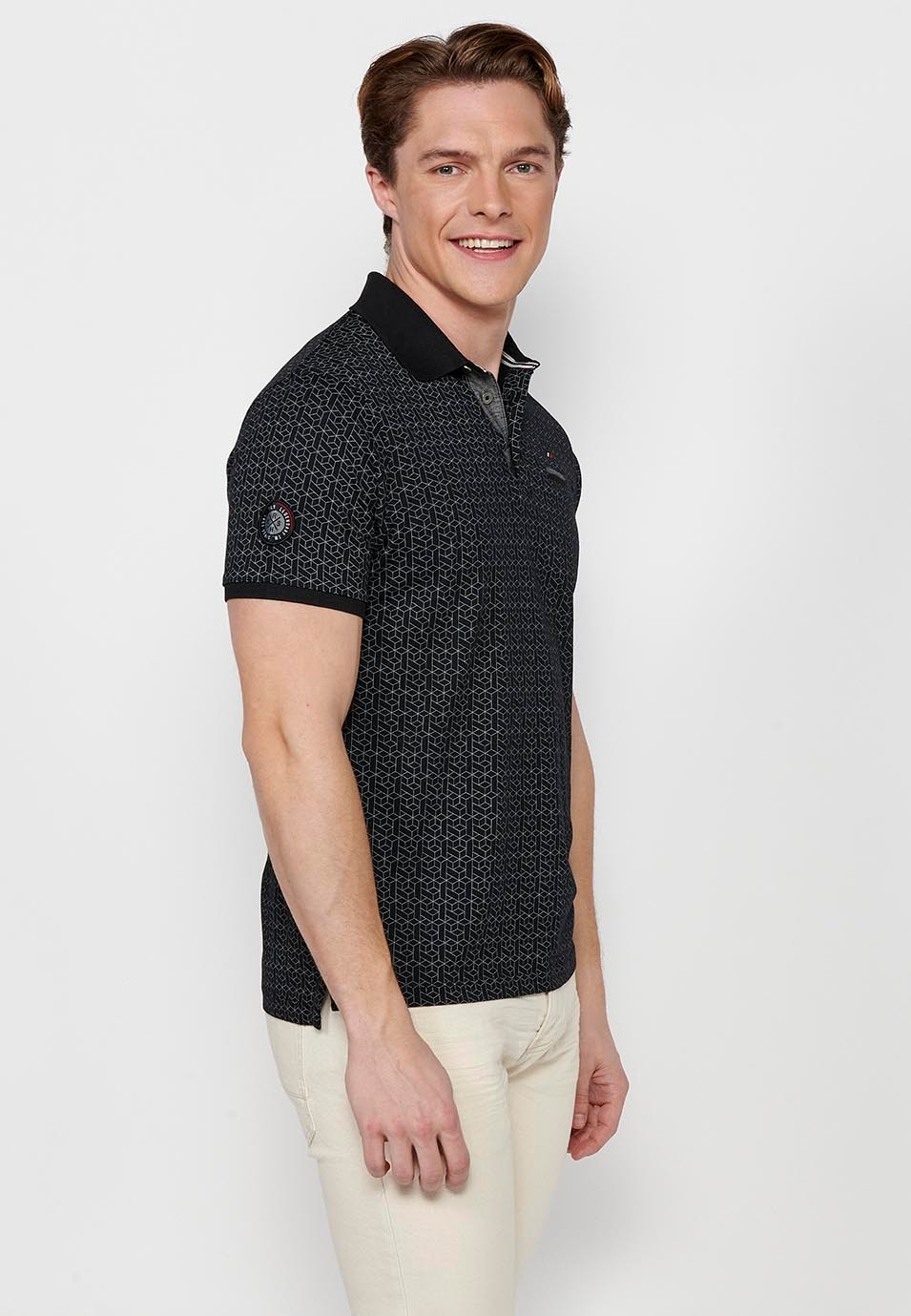 Kurzärmliges Baumwoll-Poloshirt mit Hemdkragen und schwarzem Aufdruck für Herren 6