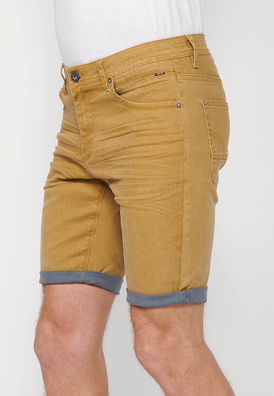 Denim-Bermudashorts mit Umschlag, Frontverschluss mit Reißverschluss und Knopf, mit fünf Taschen, einer Tasche, Ockerfarbe für Herren 2