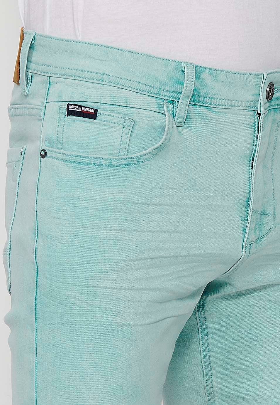 Shorts with turn-up closure with front zipper and button closure and five pockets, one blue pocket pocket for Men 3