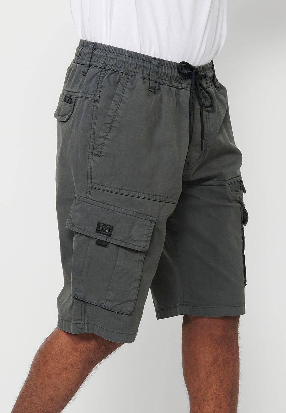 Short cargo avec poches latérales avec rabat et fermeture avant avec fermeture éclair et bouton Couleur Gris pour Homme 3