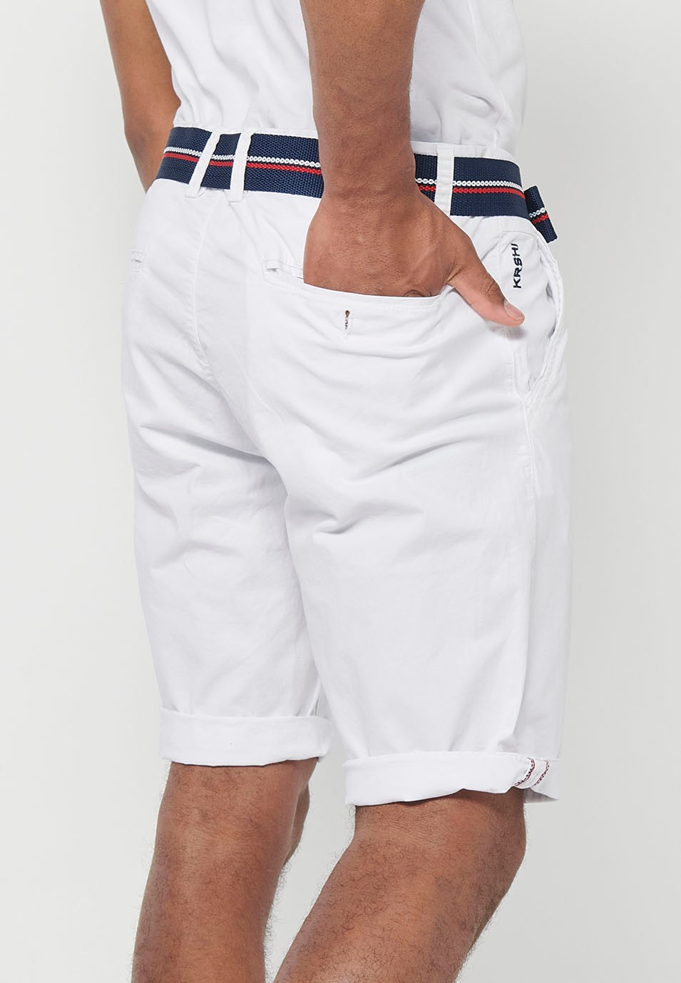 Shorts mit Umschlag, Frontverschluss mit Reißverschluss, Knopf und Gürtel in Weiß für Herren 7