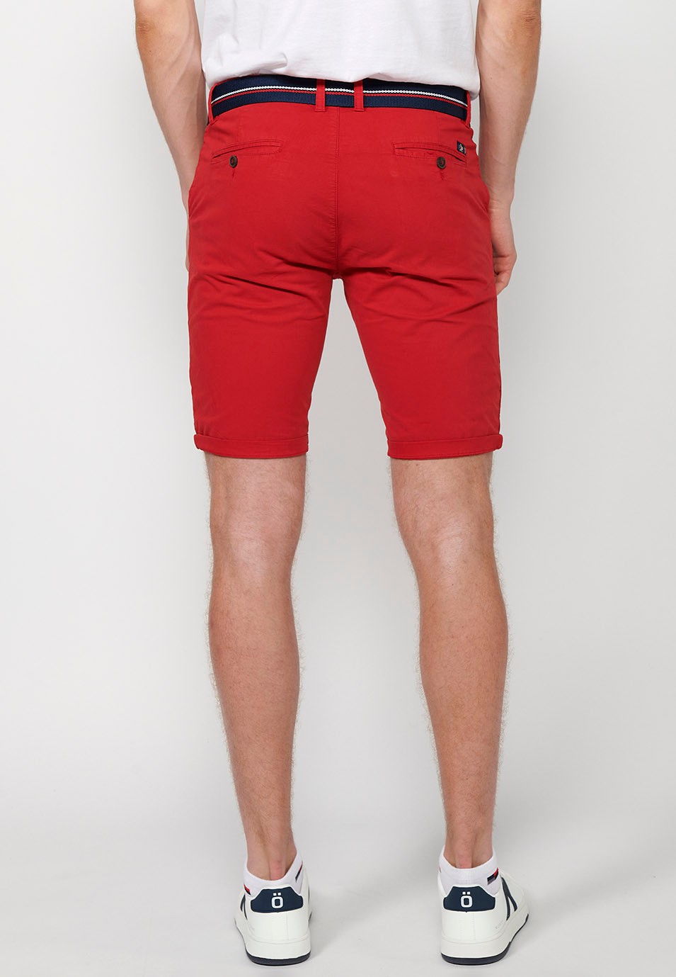 Shorts mit Bündchen, Frontverschluss mit Reißverschluss, Knopf und Gürtel in Rot für Herren 2