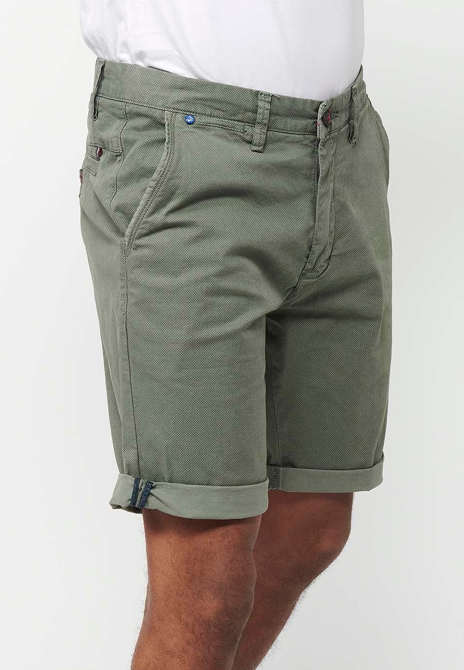 Bermuda-Chino-Shorts mit Umschlag, Reißverschluss vorne und Knopfverschluss und vier Taschen in grüner Farbe für Herren 3