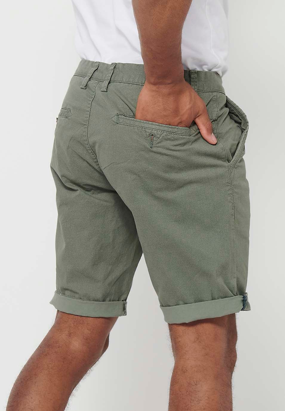 Bermuda Chino avec Finition Revers avec Fermeture Éclair Avant et Fermeture Boutonnée avec Quatre Poches de Couleur Verte pour Homme 5