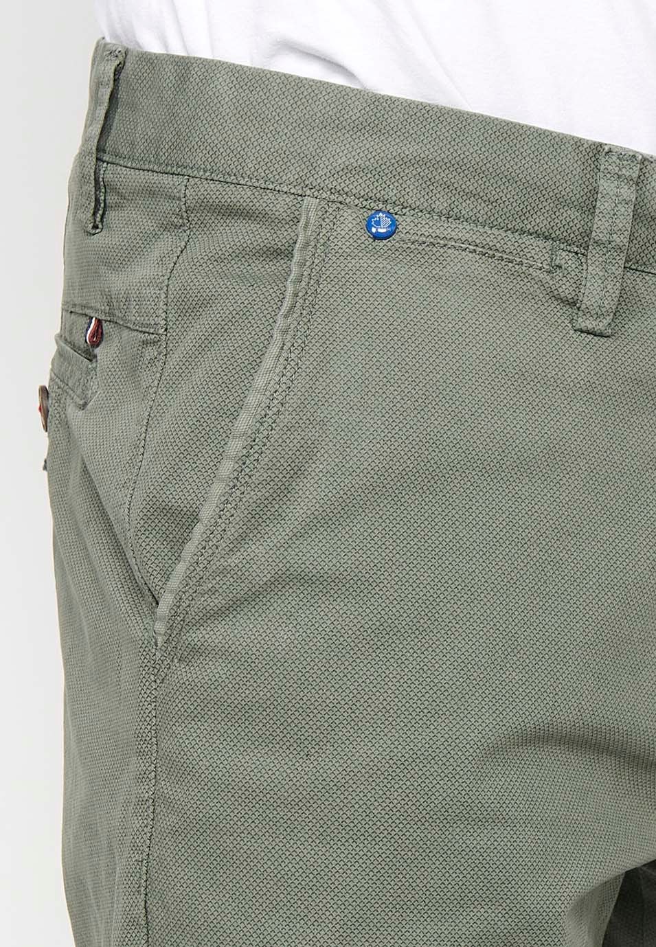 Bermuda Chino avec Finition Revers avec Fermeture Éclair Avant et Fermeture Boutonnée avec Quatre Poches de Couleur Verte pour Homme 8