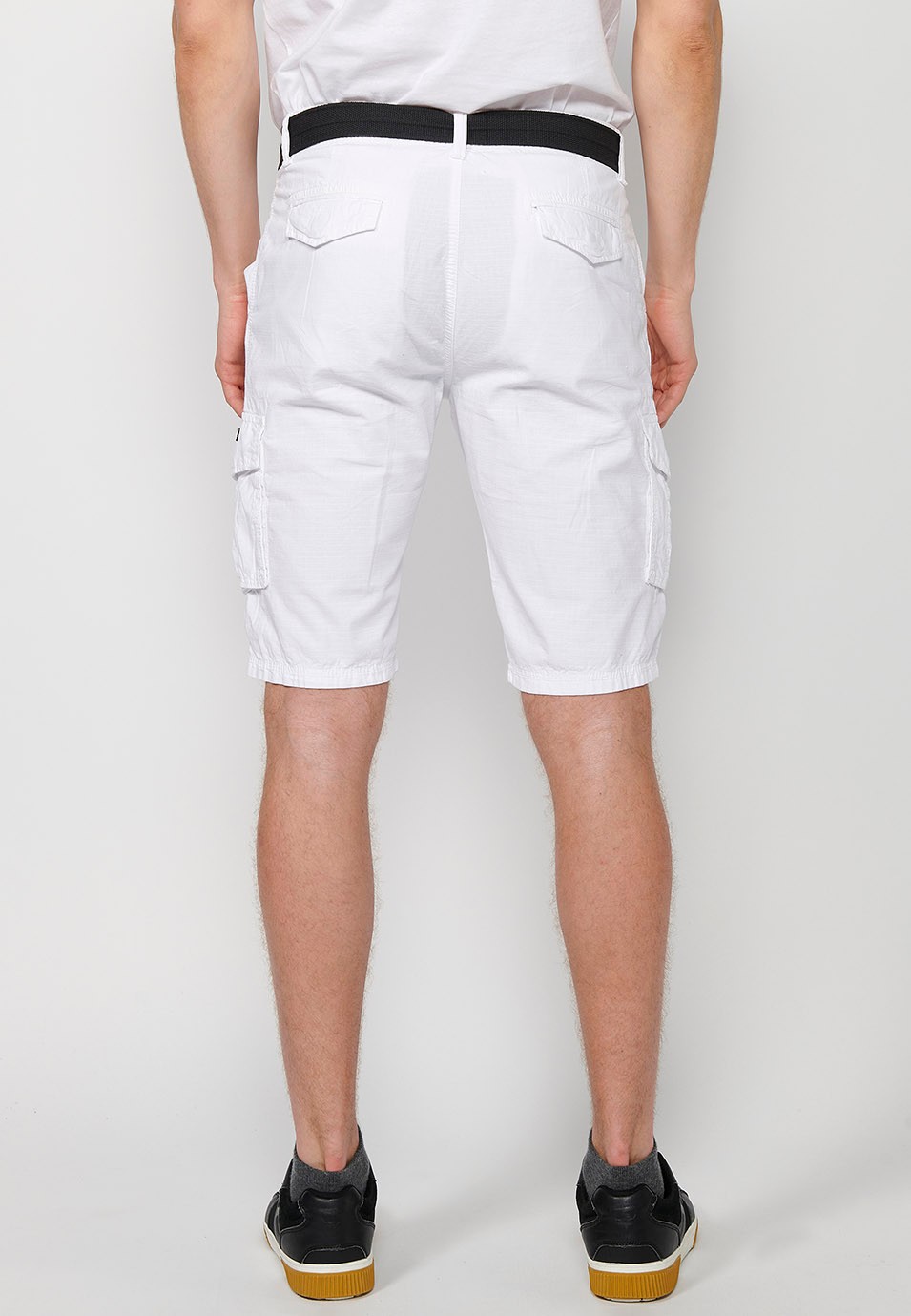 Cotton cargo shorts with belt and front closure with zipper and button with pockets, two back pockets with flap and two cargo pants in White for Men 5