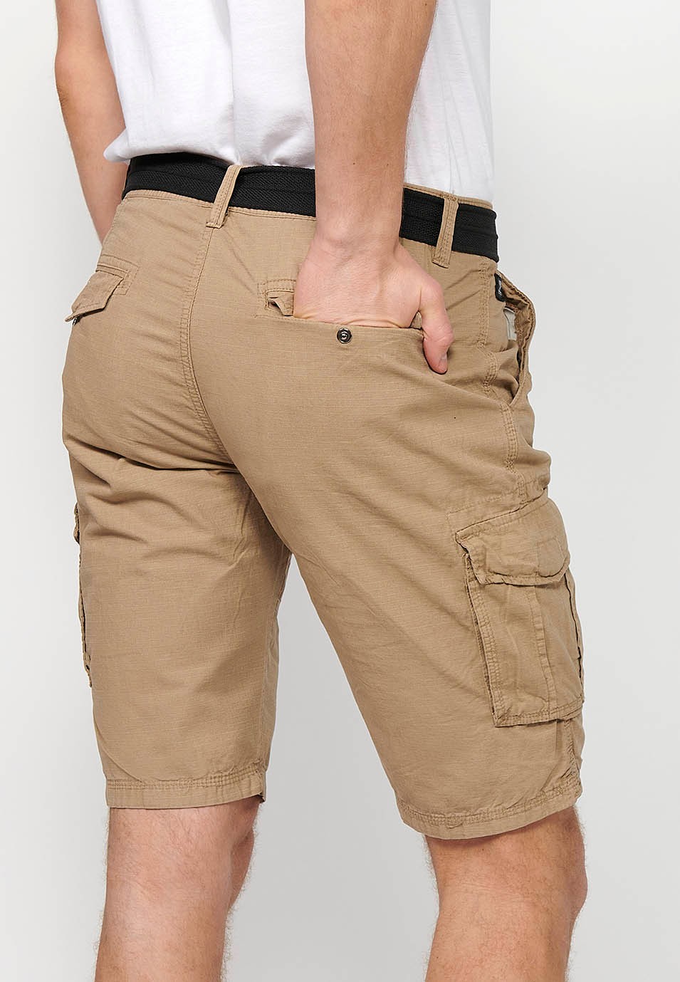 Cotton cargo shorts with belt and front closure with zipper and button with pockets, two back pockets with flap and two cargo pants in Beige Color for Men 5