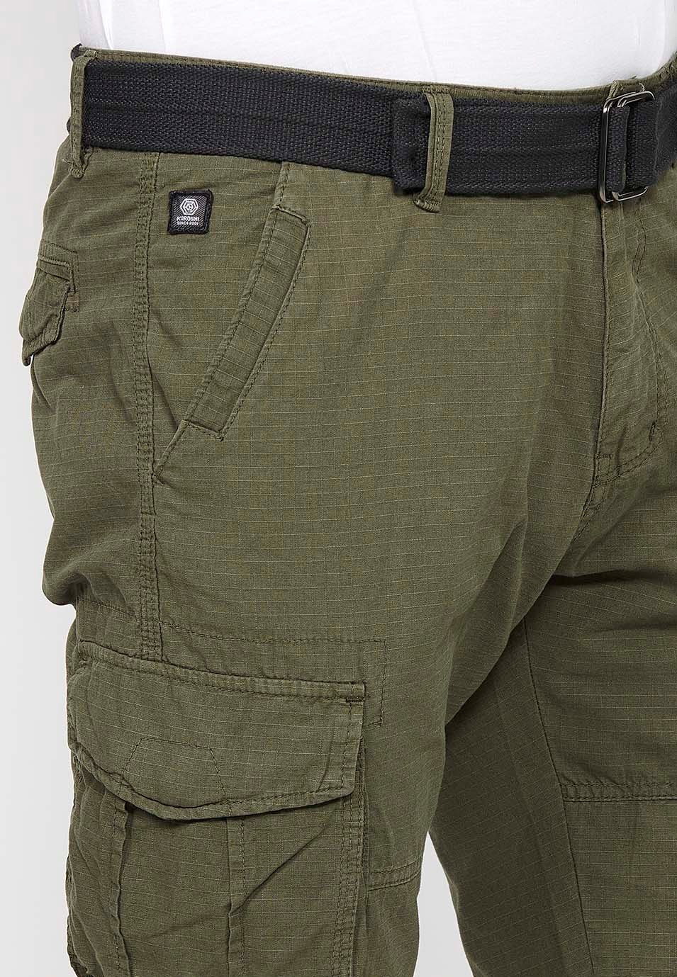 Pantalón corto cargo de Algodón con cinturón y Cierre delantero con cremallera y botón con Bolsillos, dos traseros con solapa y dos cargo de Color Verde para Hombre 9