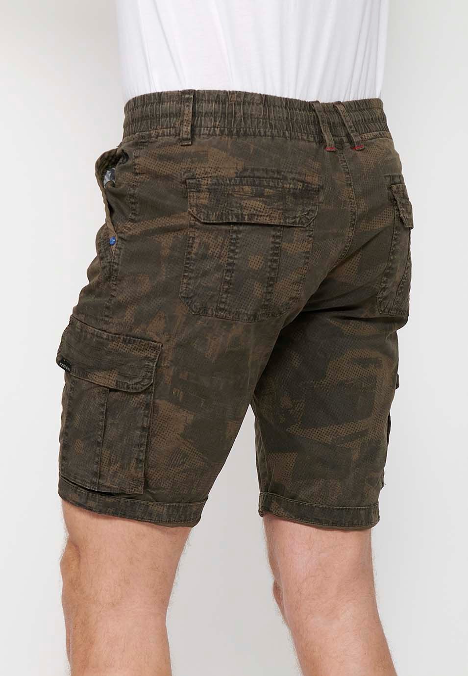 Cargo shorts with front closure with zipper and button and four pockets, two rear pockets with flap with two cargo pockets with flap and adjustable waist with drawstring in Khaki color for men 7