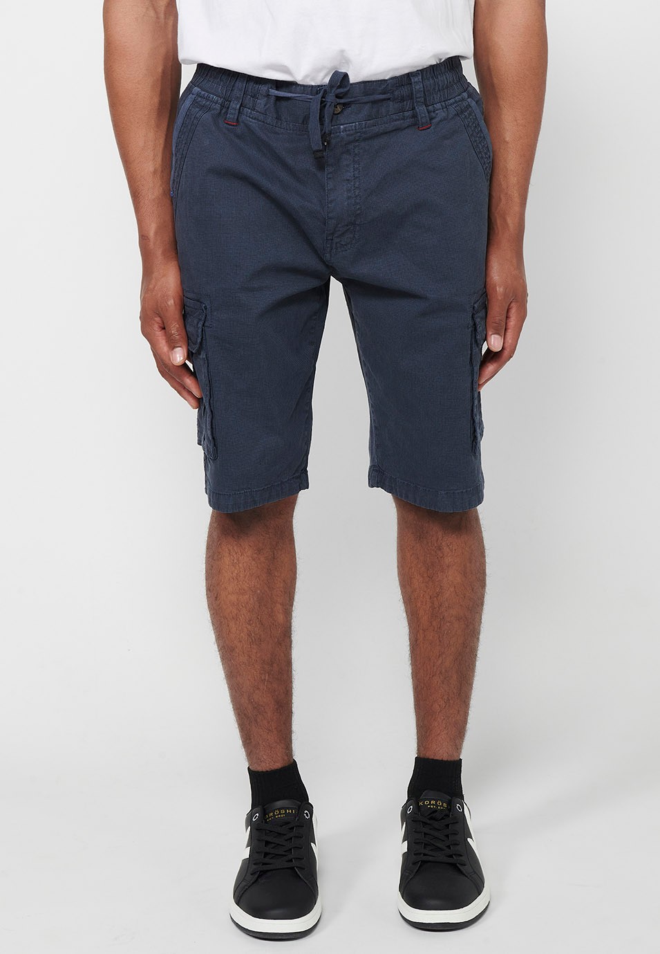 Cargo shorts with front closure with zipper and button and four pockets, two rear pockets with flap with two cargo pockets with flap and adjustable waist with drawstring in Navy Color for Men 1