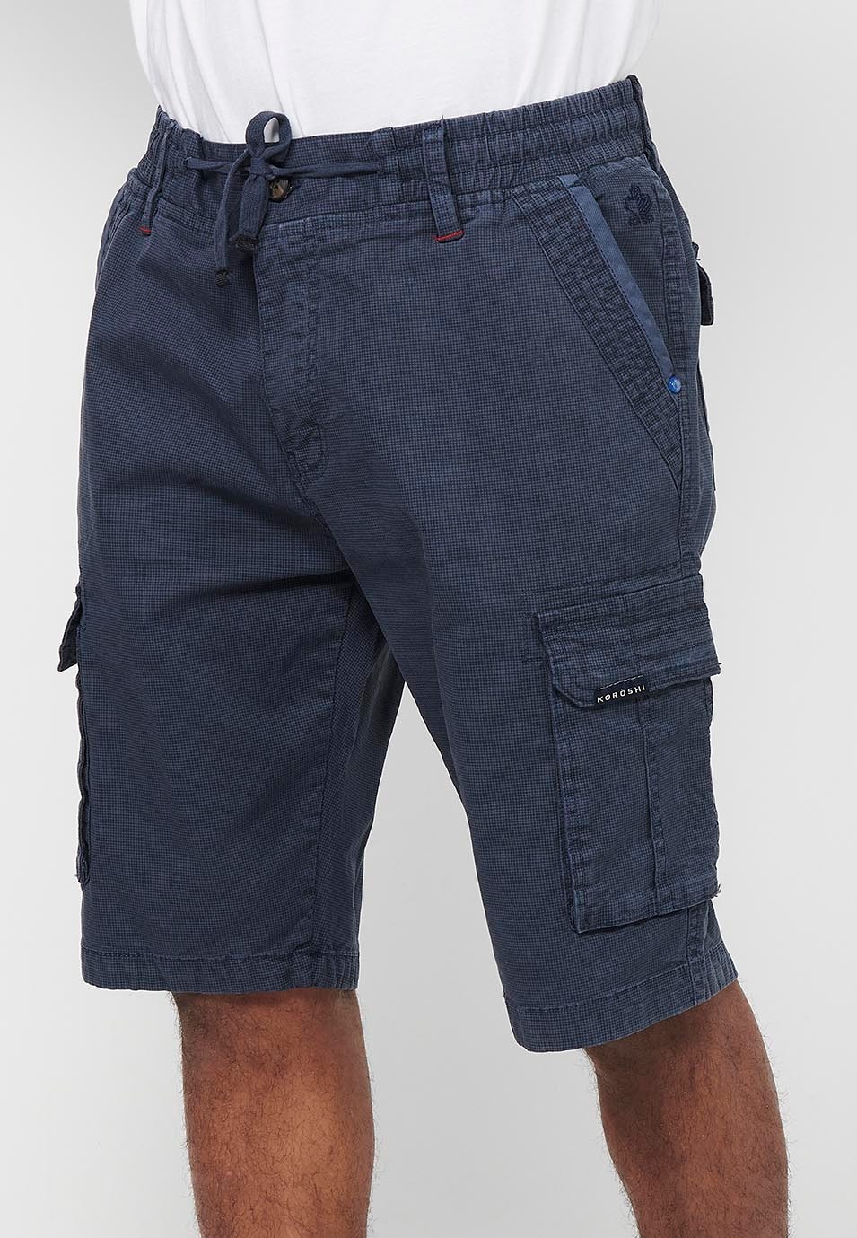 Cargo shorts with front closure with zipper and button and four pockets, two rear pockets with flap with two cargo pockets with flap and adjustable waist with drawstring in Navy Color for Men 4