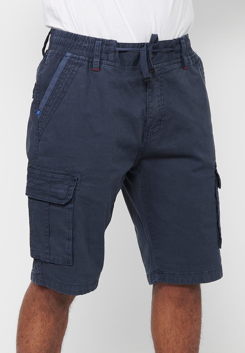 Cargo shorts with front closure with zipper and button and four pockets, two rear pockets with flap with two cargo pockets with flap and adjustable waist with drawstring in Navy Color for Men 2