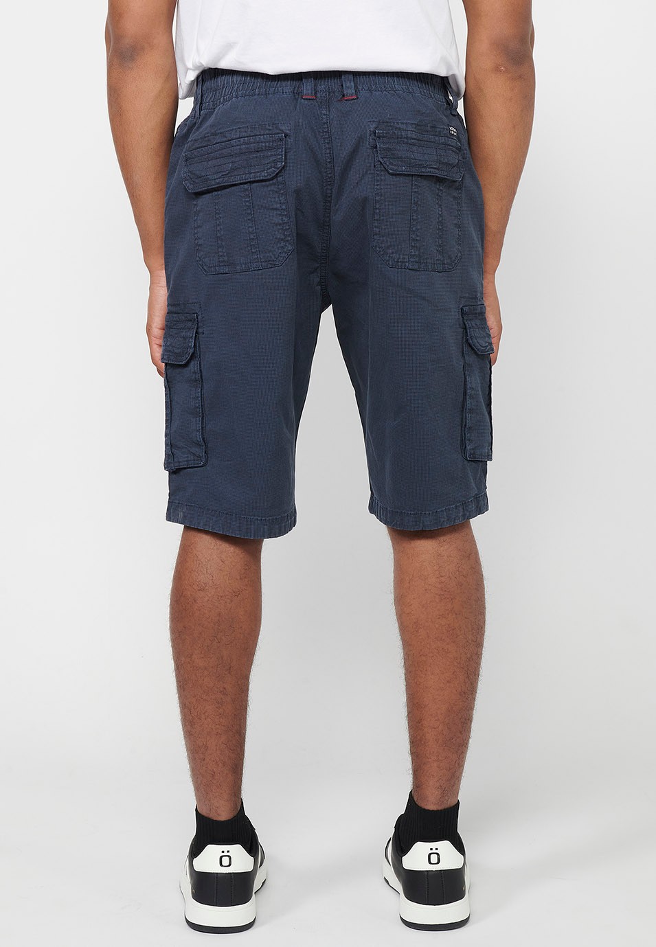 Cargo shorts with front closure with zipper and button and four pockets, two rear pockets with flap with two cargo pockets with flap and adjustable waist with drawstring in Navy Color for Men 3