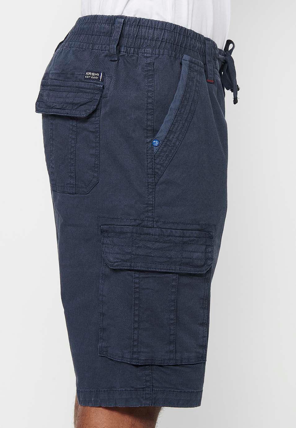 Pantaló curt càrrec amb Tancament davanter amb cremallera i botó i Quatre butxaques, dues del darrere amb solapa amb Dues butxaques càrrec amb solapa i Cintura ajustable amb cordó de Color Navy per a Home 9