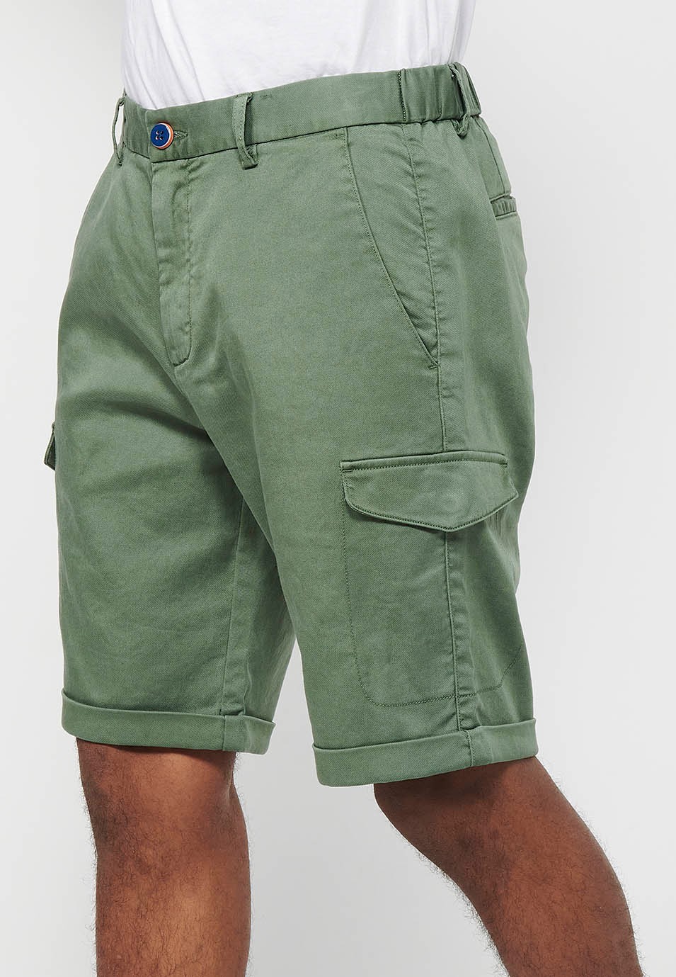 Shorts mit gummiertem Bund und Reißverschluss und Knopfverschluss mit Taschen, zwei Seiten mit Klappe in Grün für Herren 4
