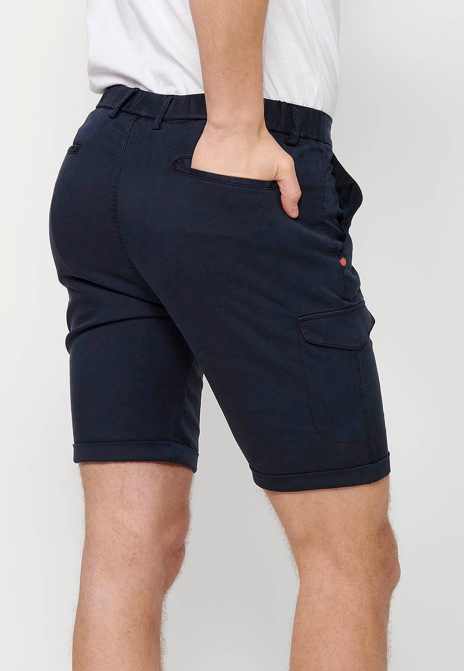 Shorts mit gummiertem Bund und Reißverschluss und Knopfverschluss mit Taschen, zwei Seiten mit Klappe in Marineblau für Herren