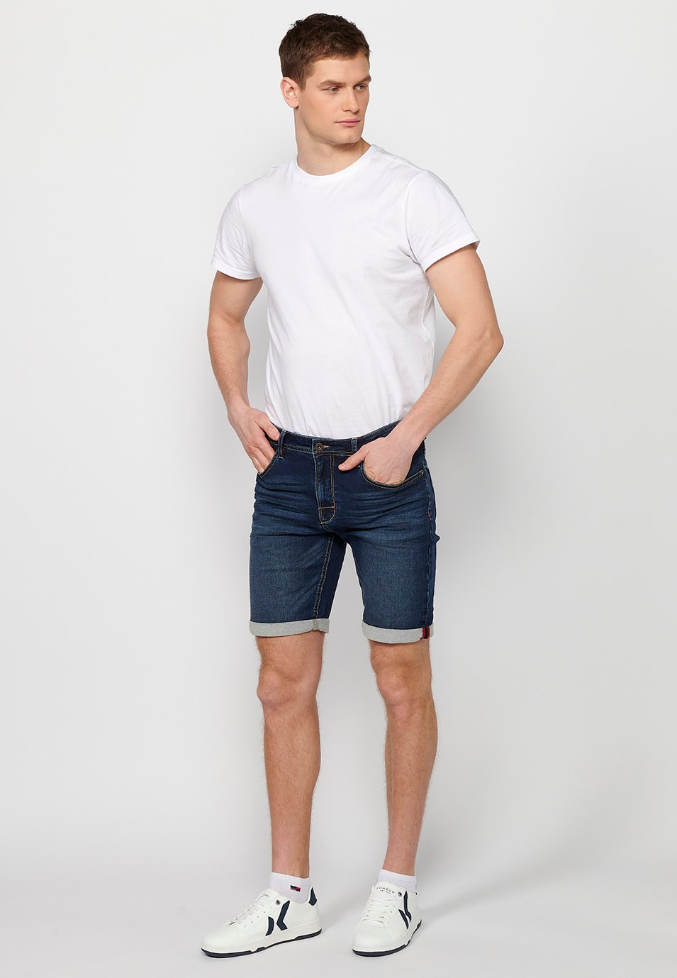 Shorts mit Umschlag und Frontverschluss mit Reißverschluss und Knopf in Blau für Herren