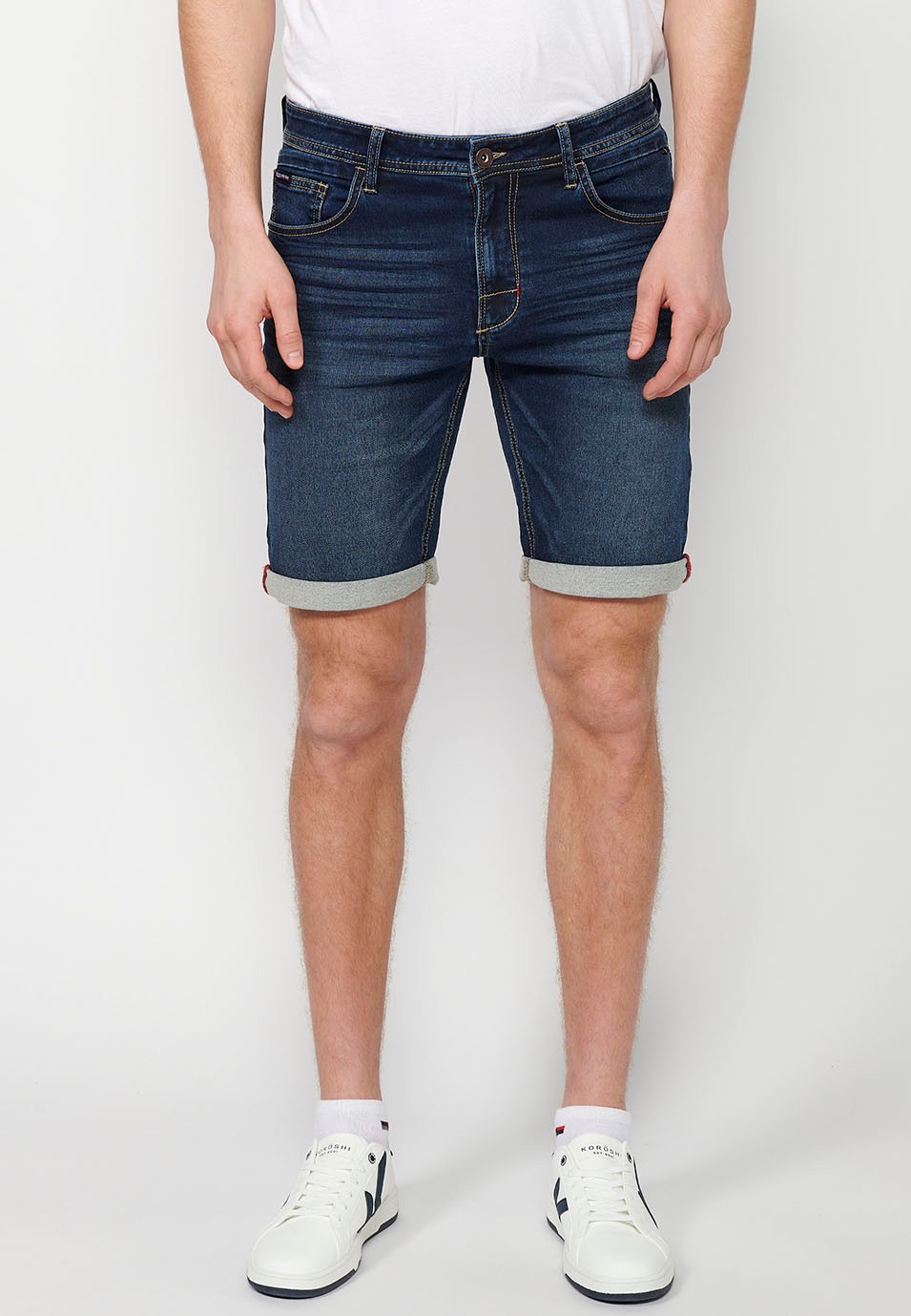 Short avec finition revers avec fermeture sur le devant avec fermeture éclair et bouton en Bleu pour Homme 4