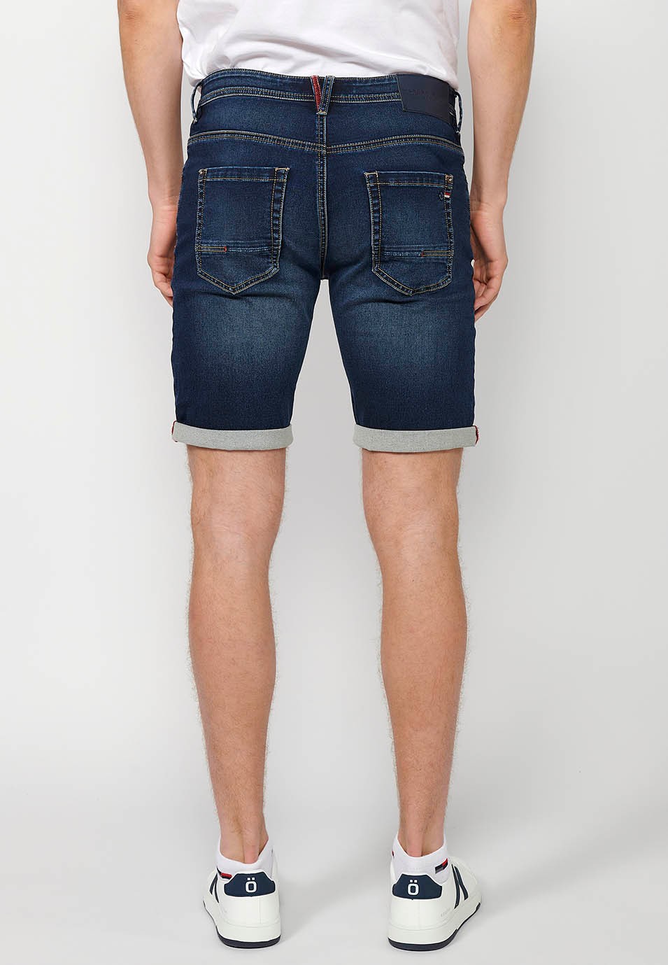 Short avec finition revers avec fermeture sur le devant avec fermeture éclair et bouton en Bleu pour Homme 1