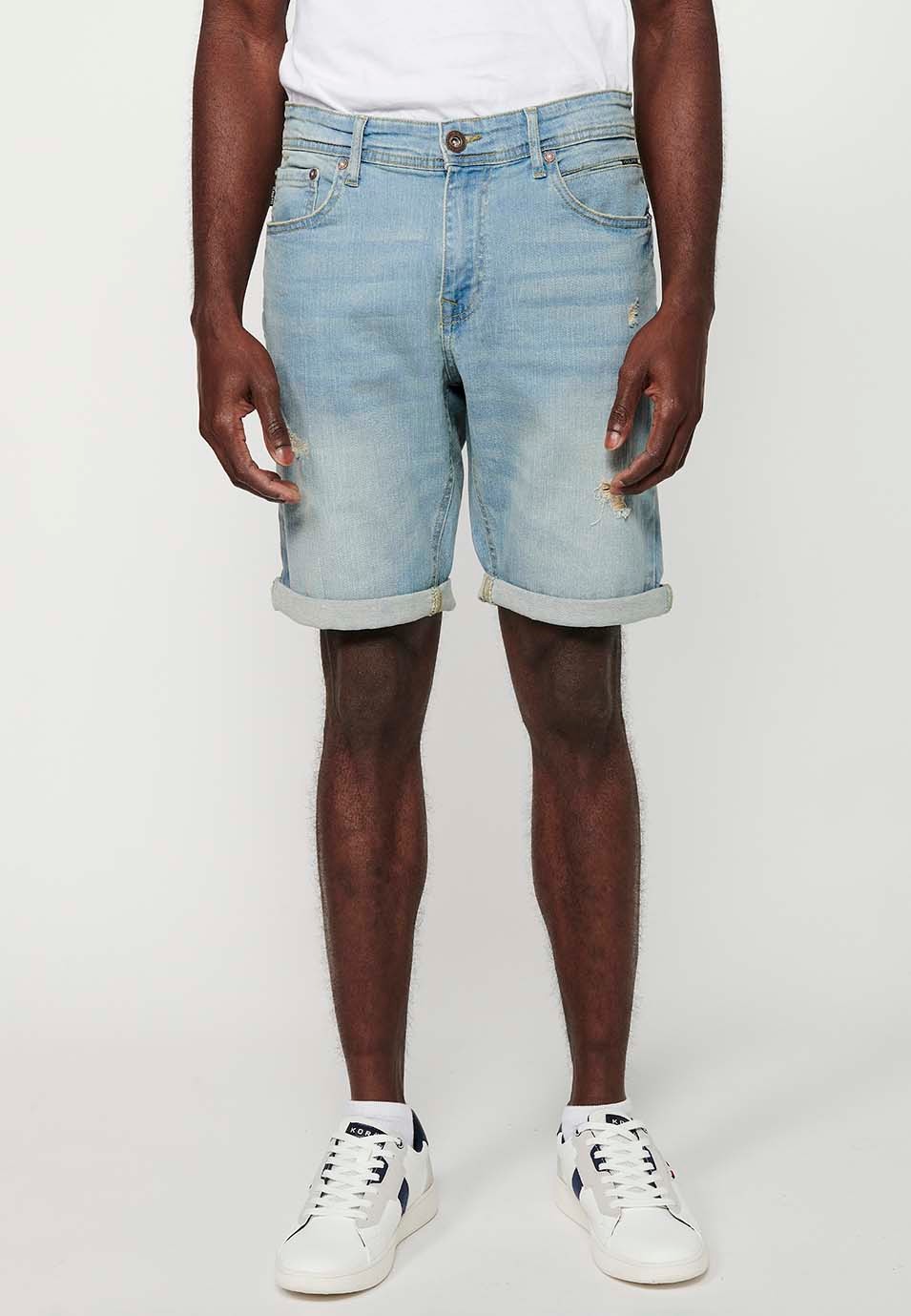 Shorts with turn-up finish and front closure with zipper and button and five pockets, one blue pocket pocket for men 3
