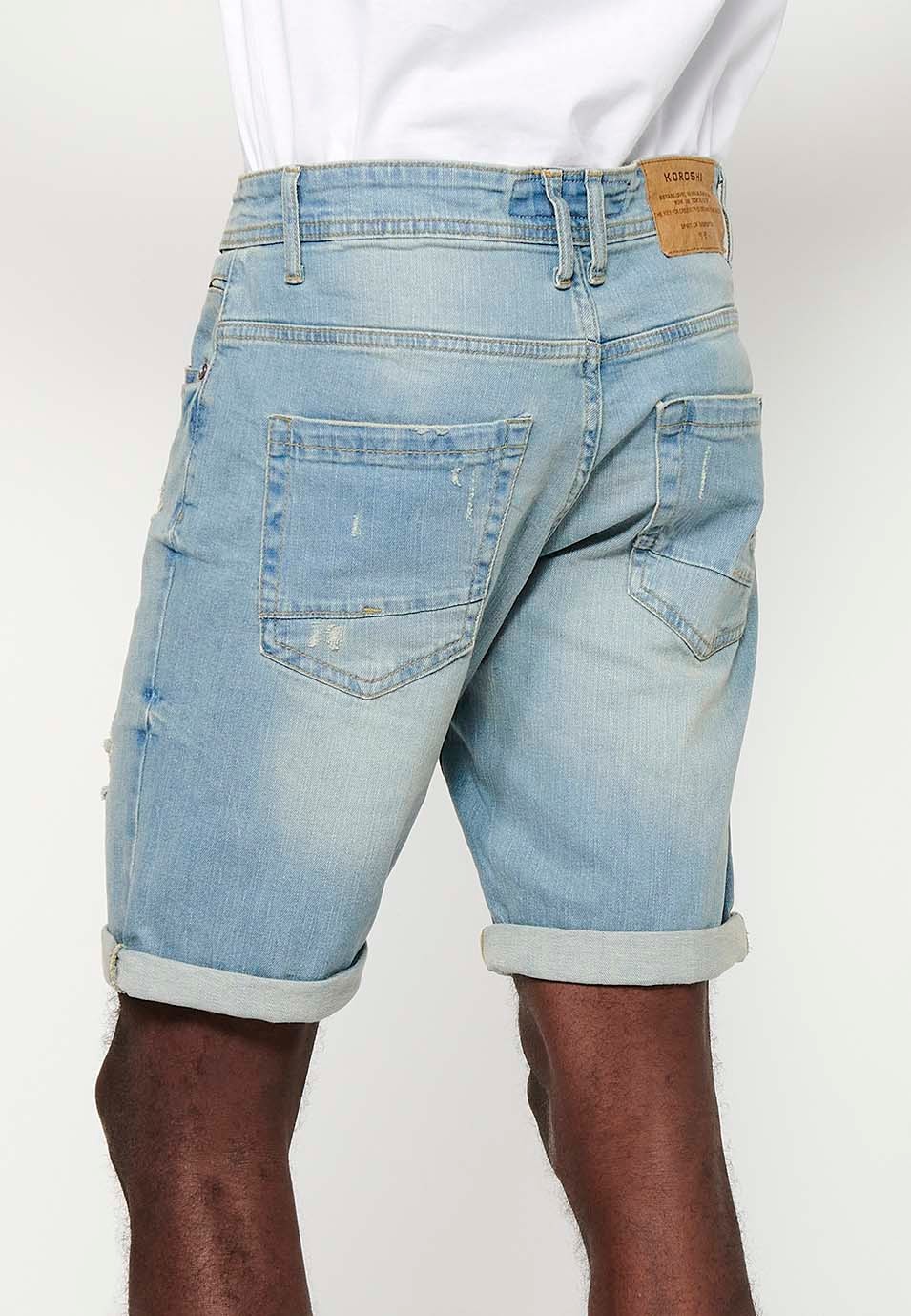 Short avec finition revers et fermeture avant avec fermeture éclair et bouton et cinq poches, une poche bleue pour homme 1