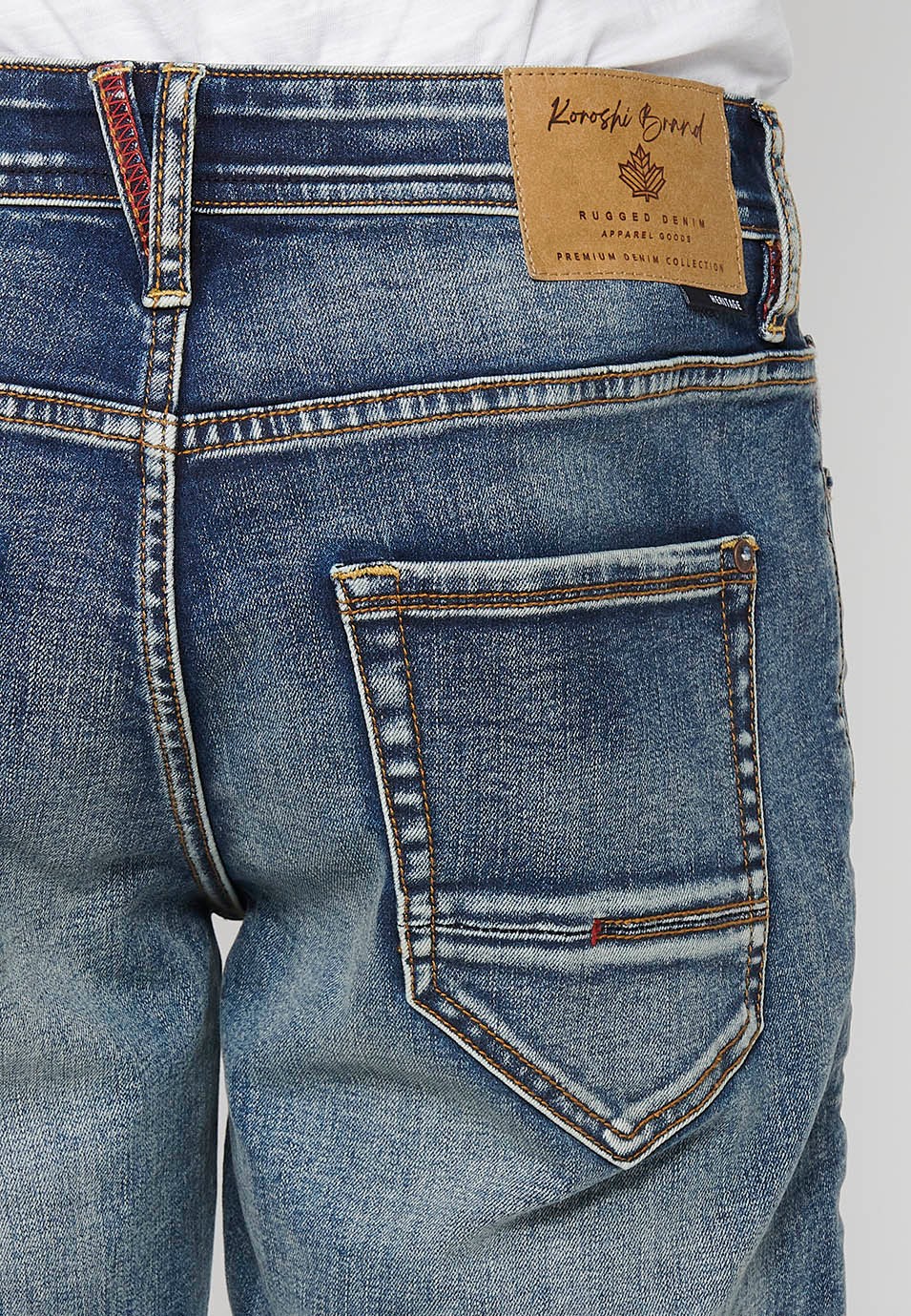 Bermuda en jean avec fermeture sur le devant avec fermeture éclair et bouton avec cinq poches, une poche, couleur bleue pour homme 9
