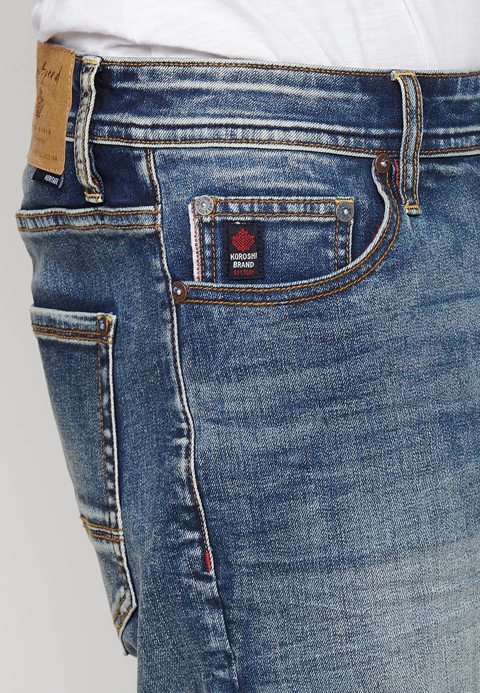 Bermuda en jean avec fermeture sur le devant avec fermeture éclair et bouton avec cinq poches, une poche, couleur bleue pour homme 7
