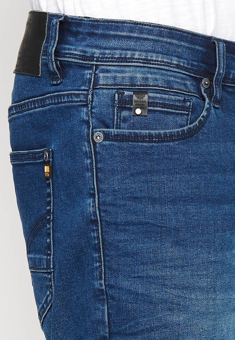 Denim shorts with front zipper and button closure and five pockets, one blue color pocket for Men