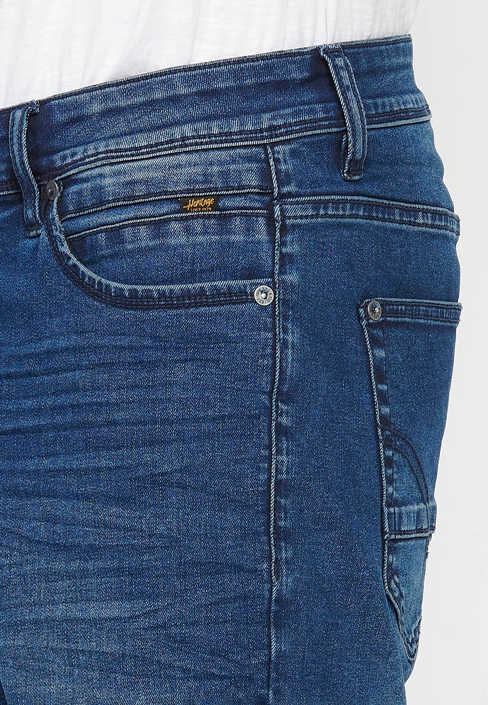 Denim shorts with front zipper and button closure and five pockets, one blue color pocket for Men