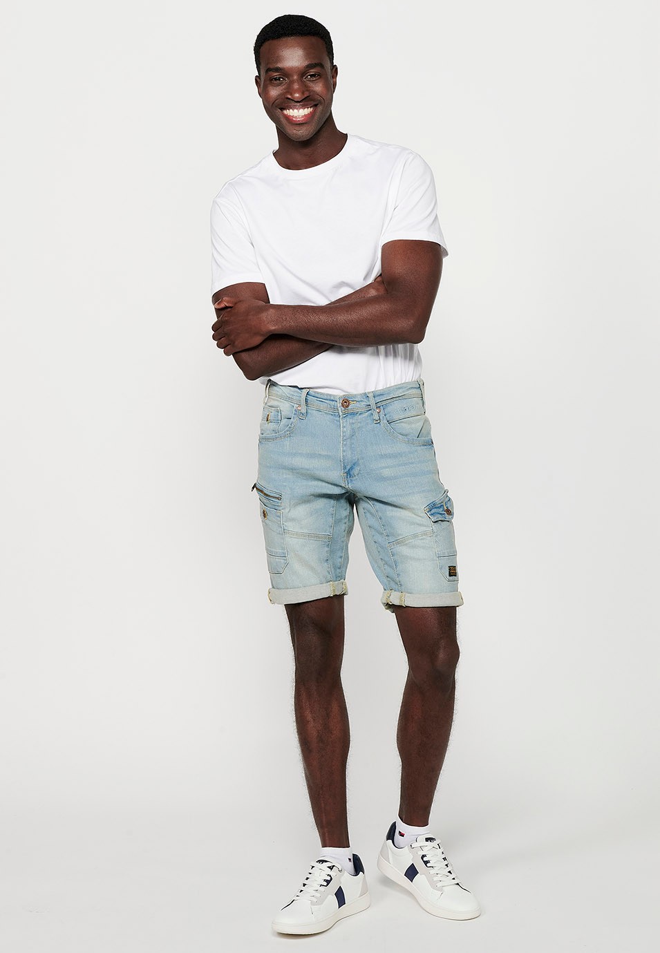 Strecth Regular Fit Denim Bermuda Shorts, hellblaue Farbe für Herren