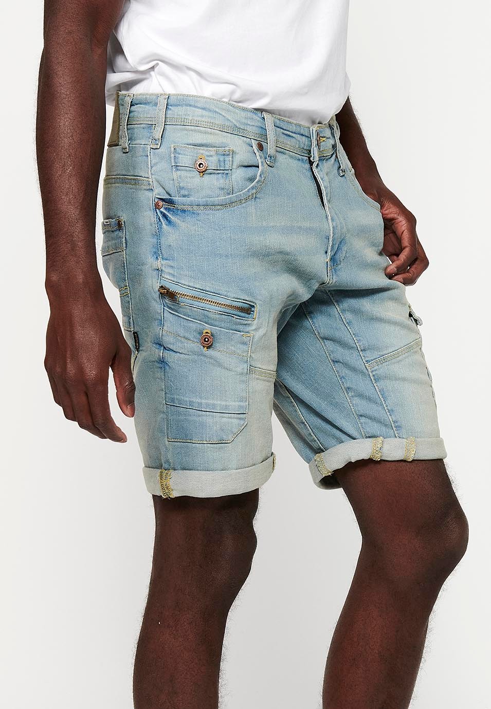 Strecth Regular Fit Denim Bermuda Shorts, hellblaue Farbe für Herren