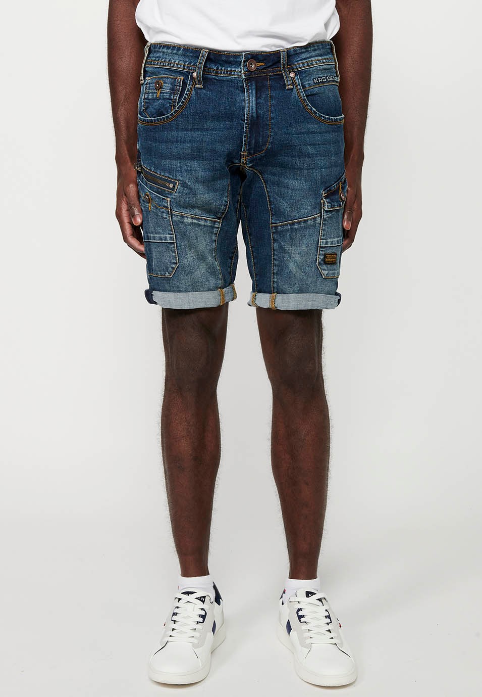 Denim Bermuda Shorts with Turn-Up Finish and Front Zipper and Button Closure with Five Pockets, One Pocket Pocket with Blue Front Details for Men 5