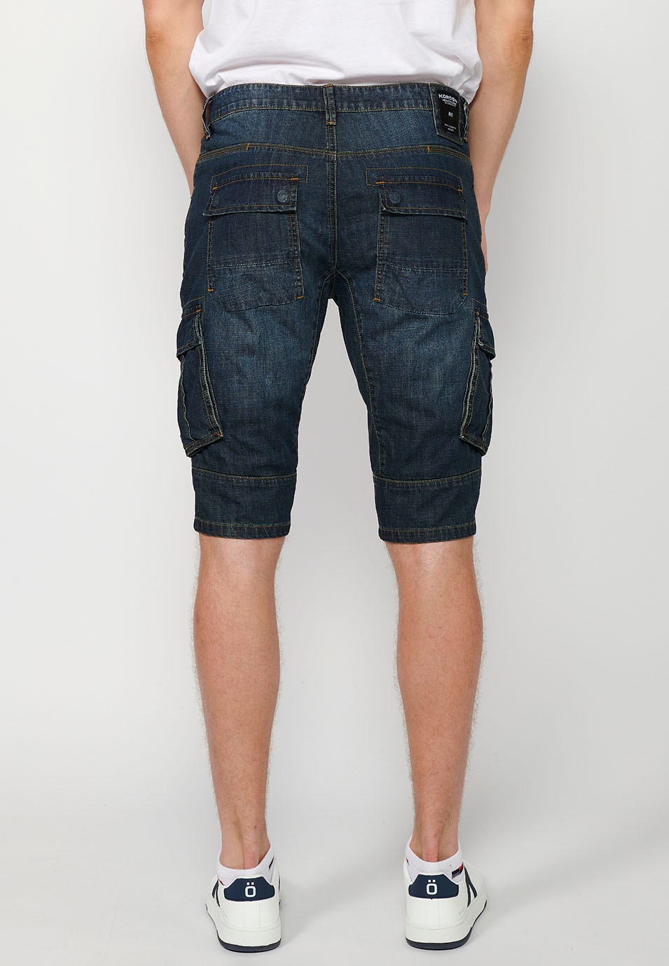 Pantalón corto Bermuda Vaquera Pirata de Algodón con Bolsillos laterales y Cierre delantero con cremallera y botón de Color Azul para Hombre 3