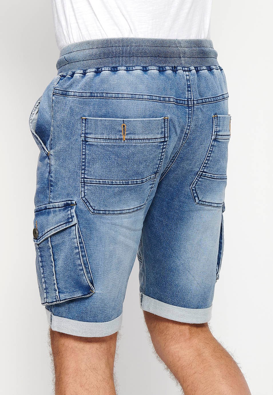 Pantalons curts jogger denim bermuda càrrec acabat en volta de Cintura ajustable amb goma i cordó de Butxaques laterals amb solapa de Color Blau per a Home 8