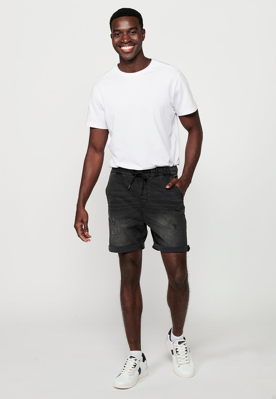 Bermuda Jogger acabado denim, color negro para hombre