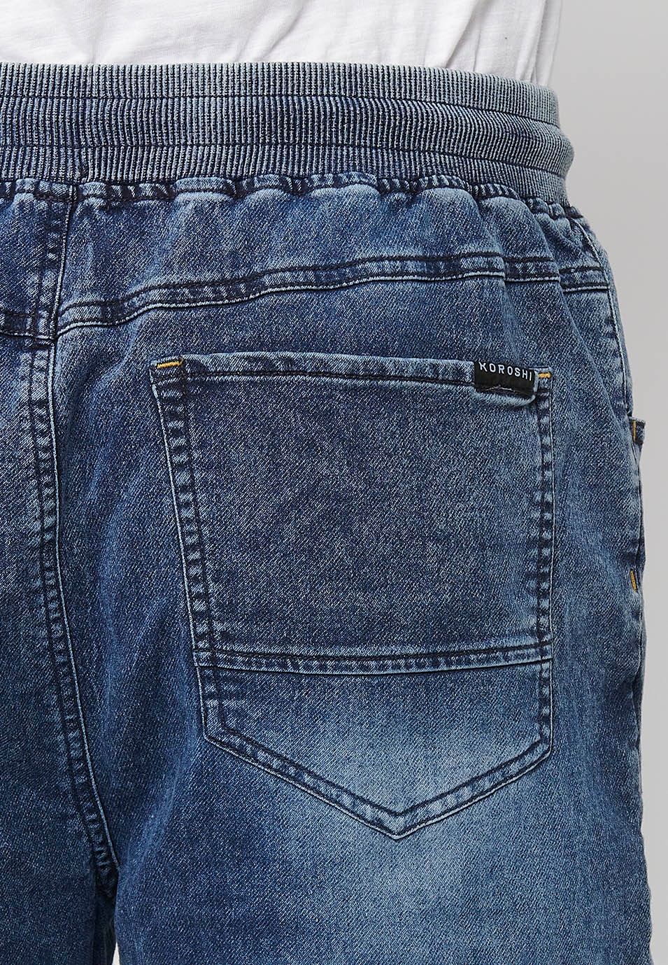 Dunkelblaue Denim-Joggingshorts mit Umschlag und verstellbarer Taille mit Gummi und Kordelzug für Herren 6