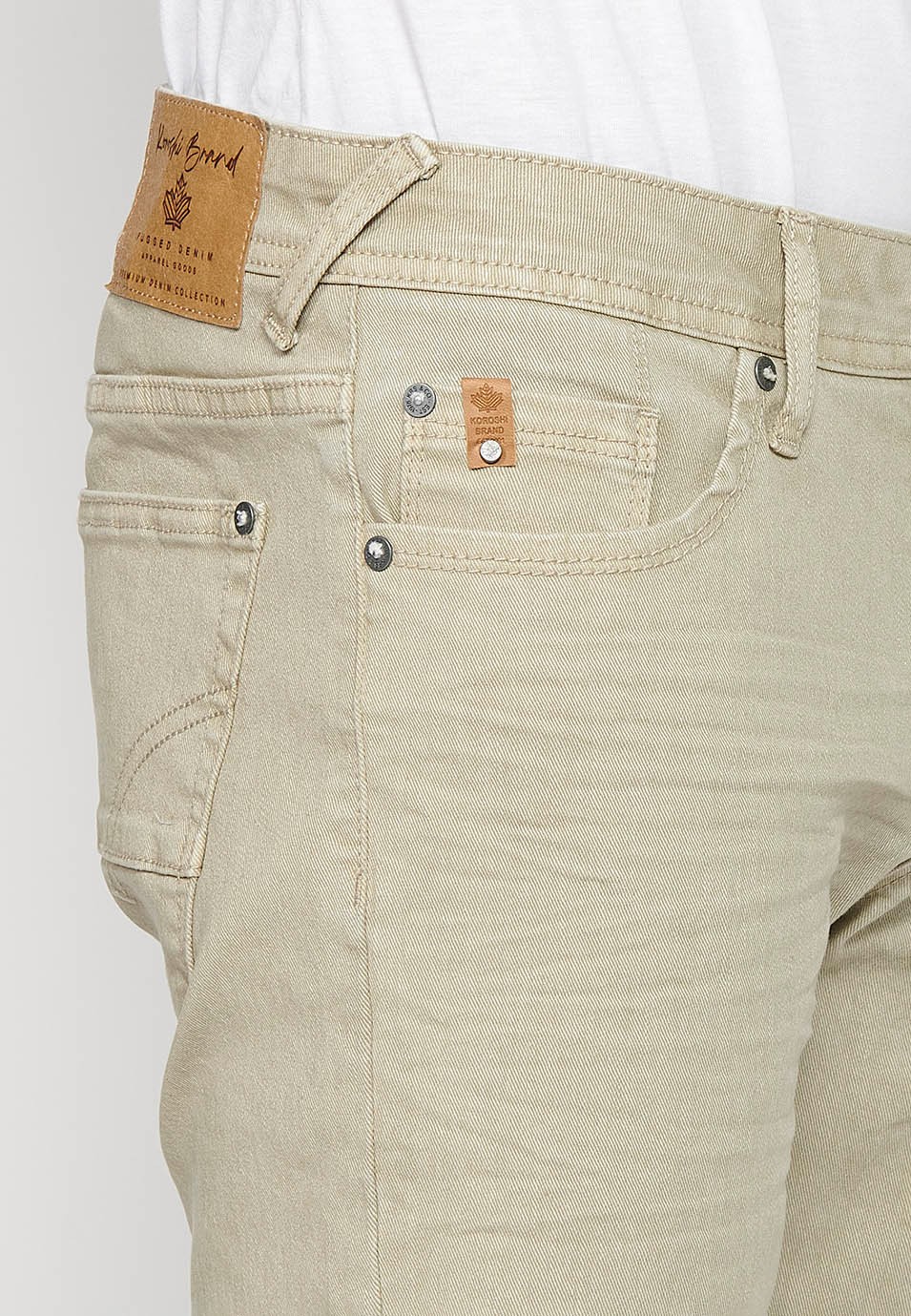 Pantalons llargs straigth regular fit amb Tancament davanter amb cremallera i botó amb Cinc butxaques, un cerillero de Color Pedra per a Home 9