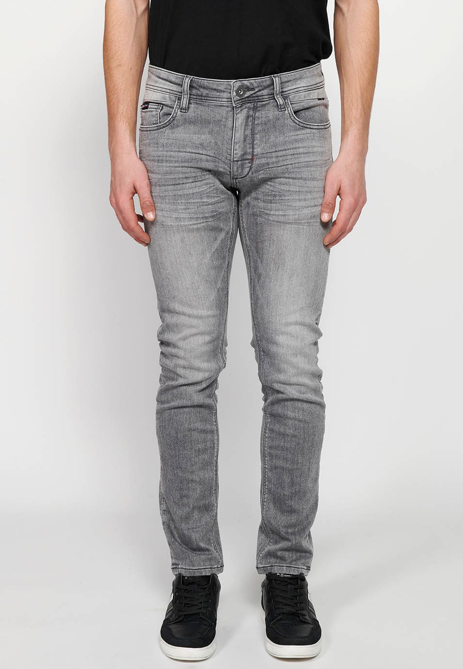 Pantalon long en jean coupe slim cinq poches dont une poche en Denim Gris pour Homme