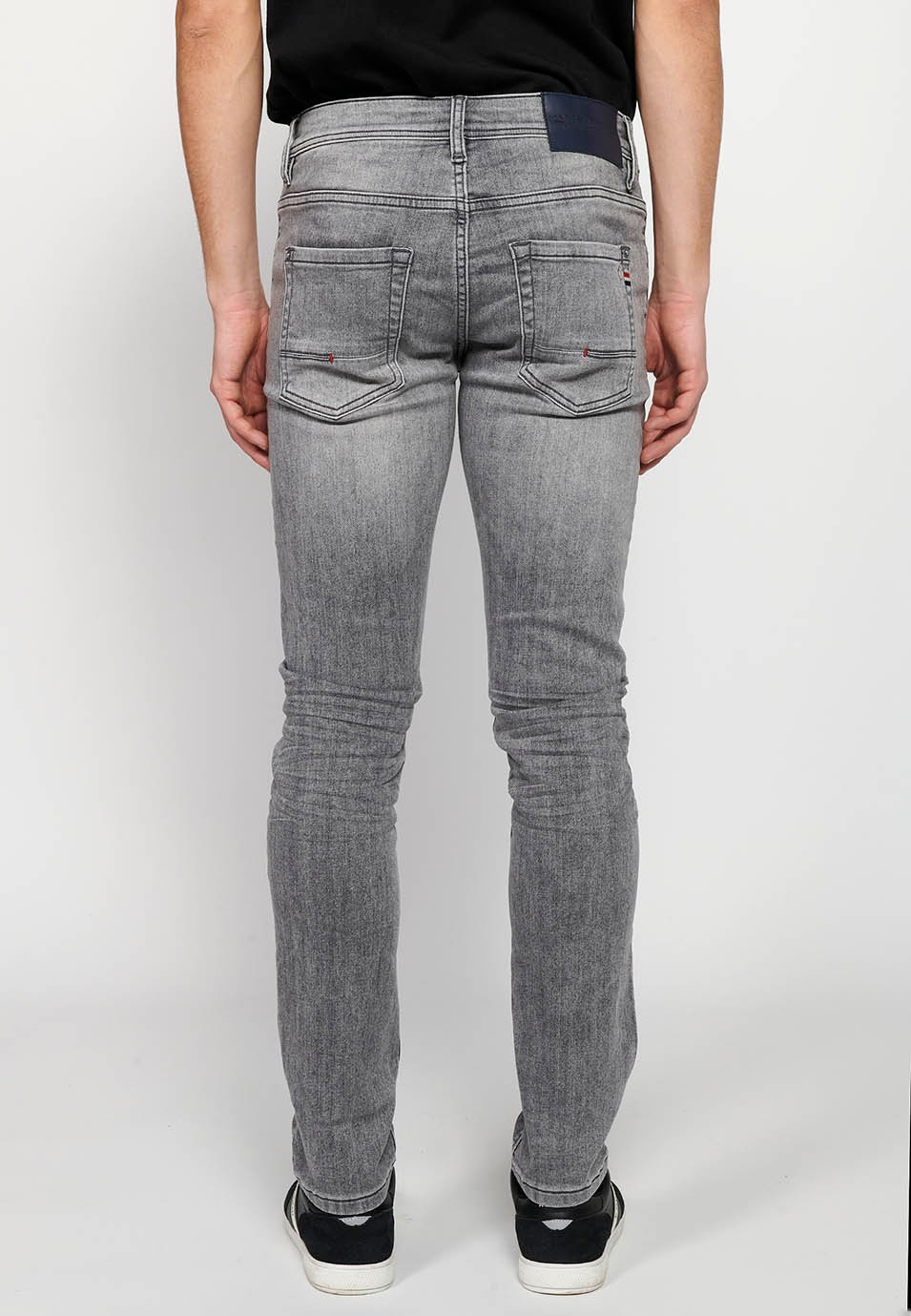 Pantalón largo Jeans denim slim fit con Cinco bolsillos, uno cerillero de Color Denim Gris para Hombre