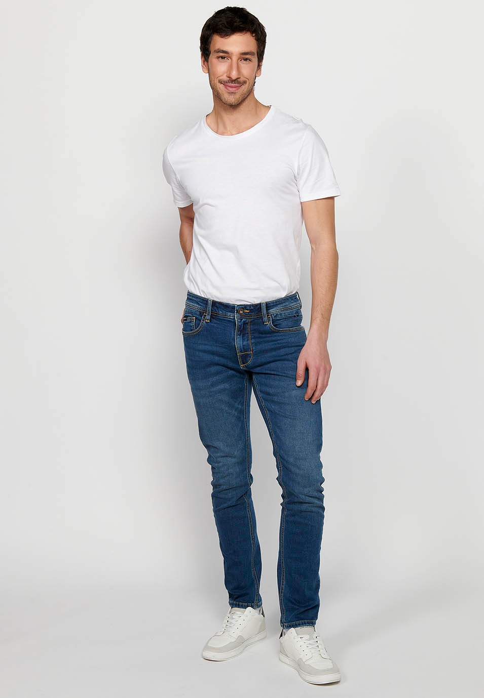Lange Slim-Fit-Jeanshose mit fünf Taschen, einer Streichholztasche, Blau für Herren 1