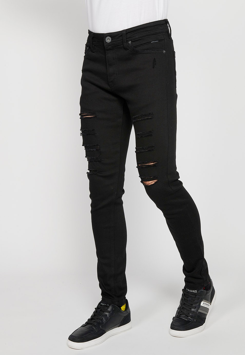 Pantalón jeans largo slim super skinny con Cierre delantero con cremallera y botón de Color Denim Negro para Hombre 1