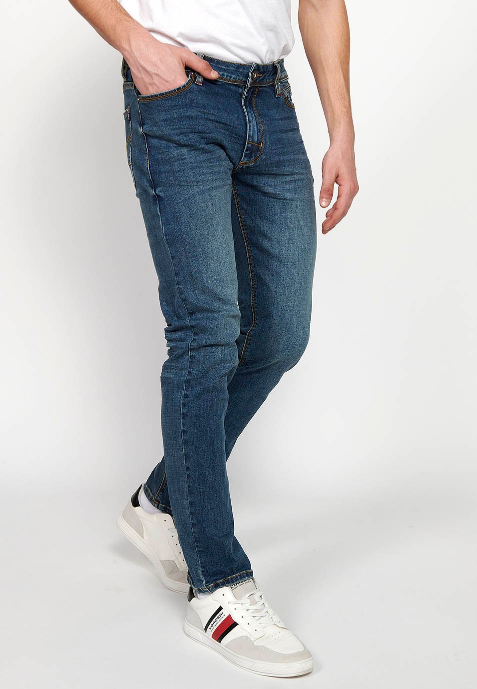 Long straight regular fit denim pants with front zipper and button closure and five pockets, one blue pocket pocket for Men 1