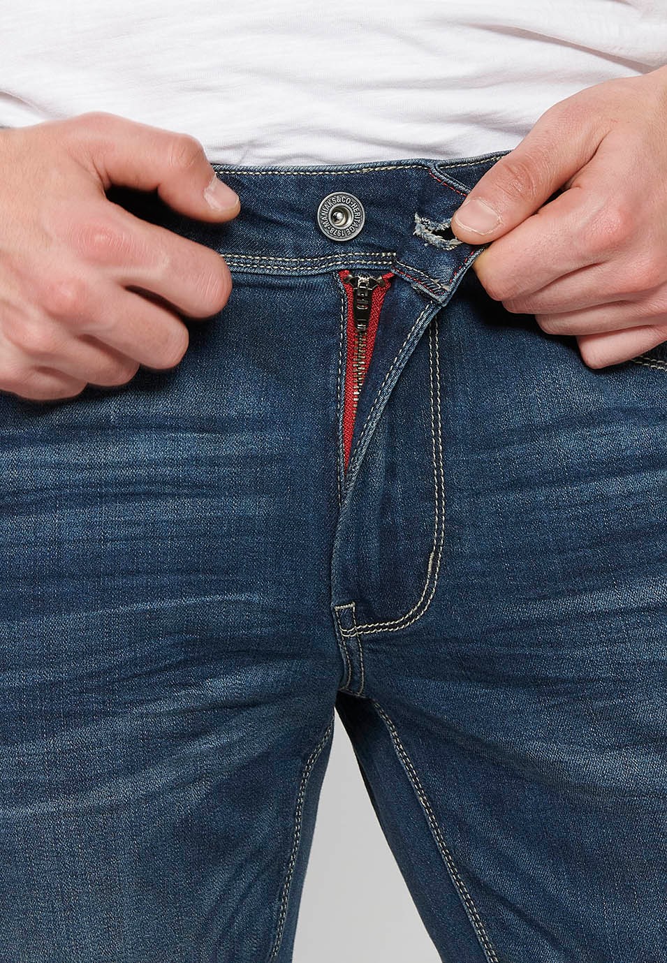 Pantalon long droit coupe classique avec fermeture éclair sur le devant et fermeture boutonnée en Bleu pour Homme 7